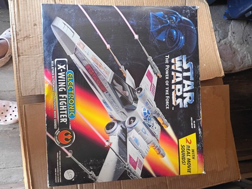 Kenner Star Wars The Power of the Force Electronic X-wing Fighter Luke Skywalker