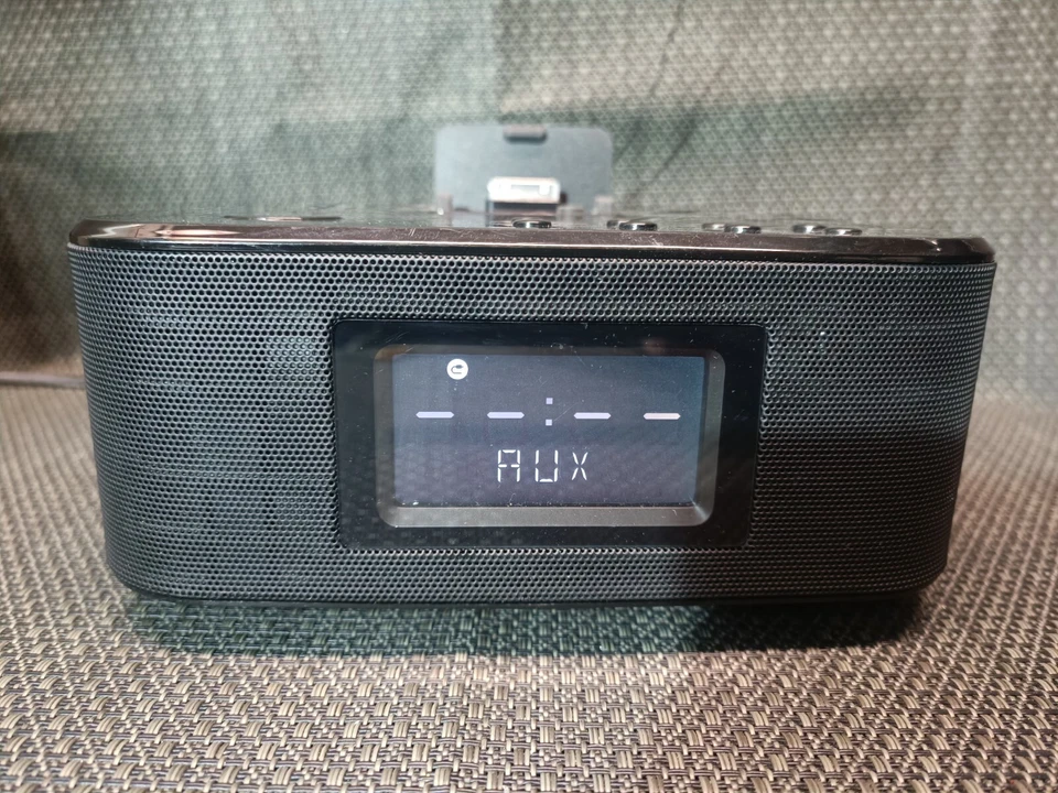 Terris RWi232 Radio Wecker Dockingstation IPod iPhone Bluetooth AUX Super Klang - Bild 3 von 4