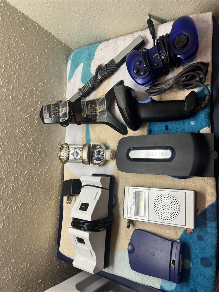 Lot Electronic Articles various electronic things Used