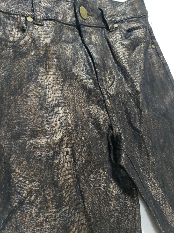 Pantalones de mezclilla ajustados de algodón elástico estampado de piel de serpiente talla Matalic dorados tribales para mujer Foto 4 de 4