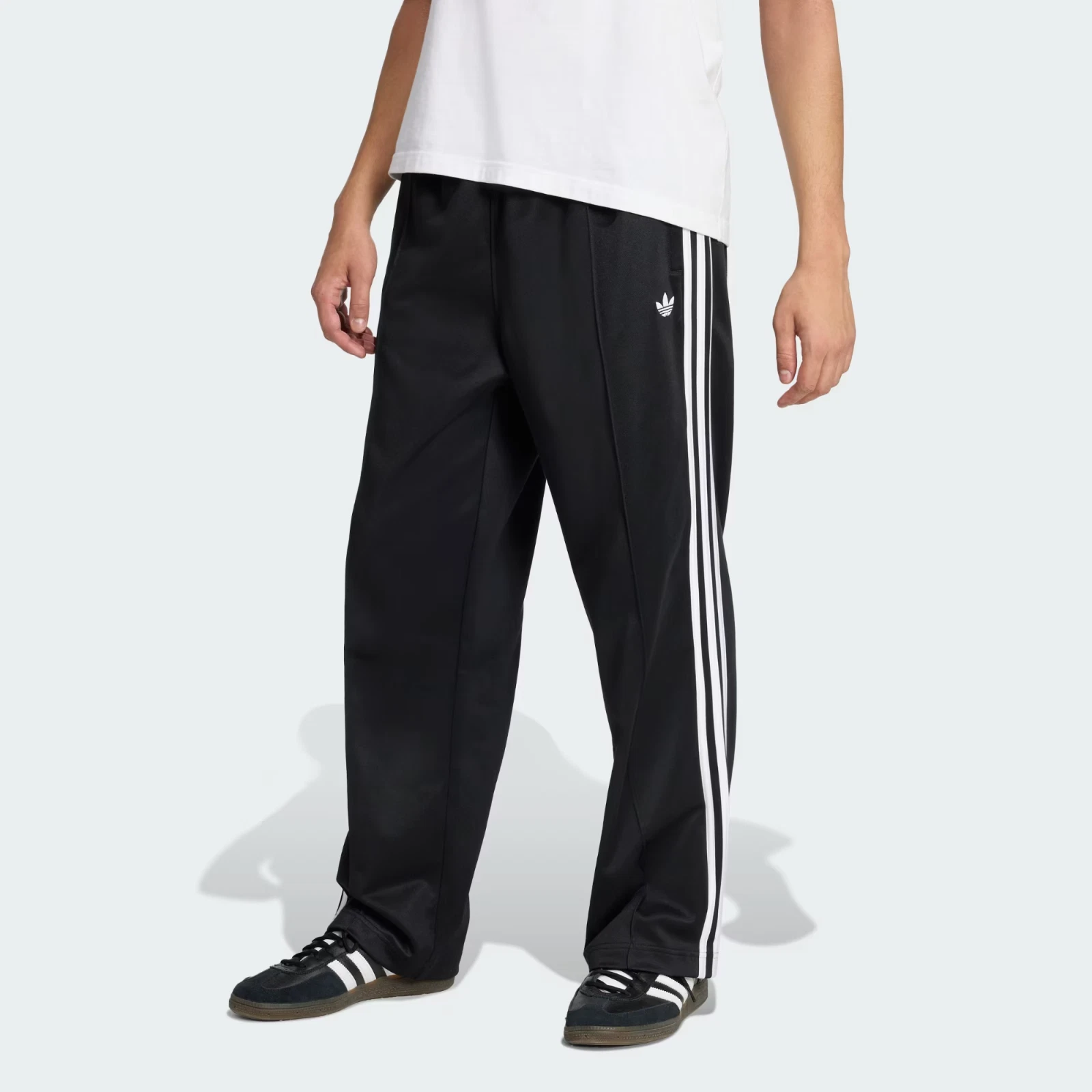 Adidas Originals Adicolor Black & White Tri Stripe Baggy Track Pants $80 Retail
Opens in a new windo