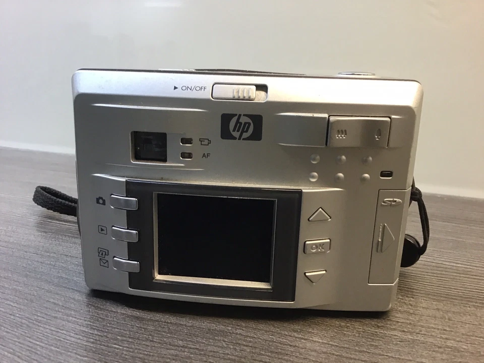 Digital Kamera Hewlett Packard Photosmart 735 mit 3,2 MP + 15x Zoom - Fb. Silber - Bild 3 von 4