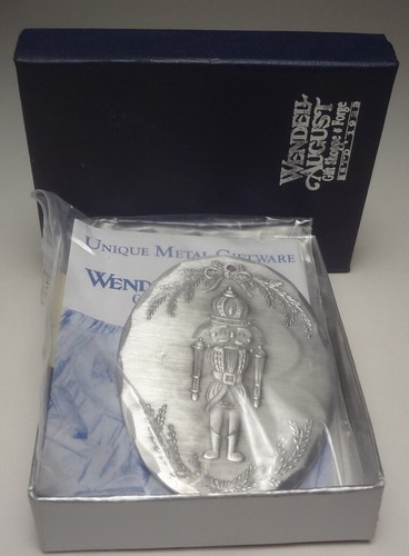 Unique WENDELL AUGUST forge NUTCRACKER ORNAMENT signed BILL KNECHT-COMPLETE -MIB - Picture 3 of 10