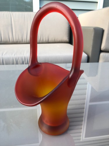 Vintage Tiffin rot/orange Amberina satinierter Glaskorb mit Griff, UV Glow - Bild 8 von 9
