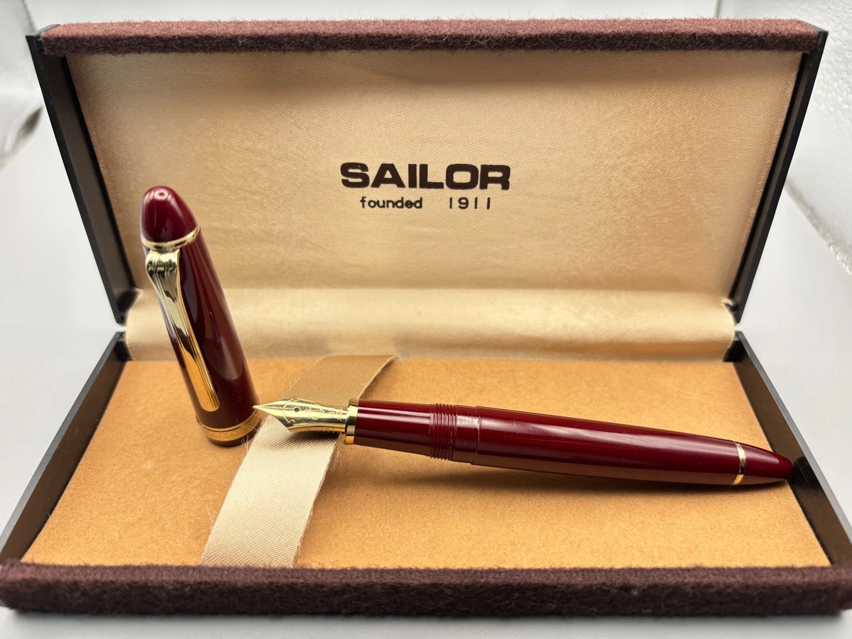 25+ Gold, 14K Nib Fine (F) Nib Collectible Sailor Fountain Pens