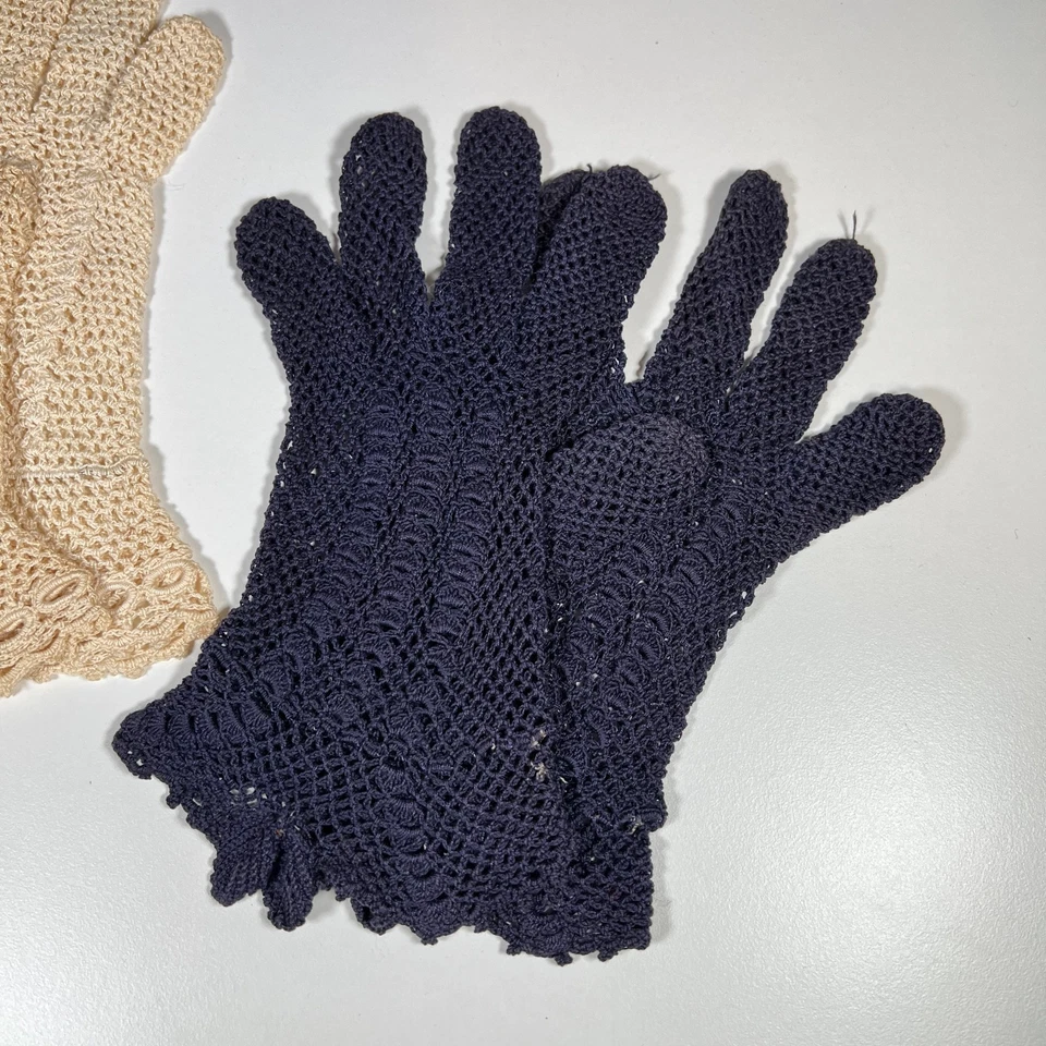 Lote de 2 Guantes de Vestir Vintage Años 40-50 Crochet Encaje Marfil y Azul Marino Hechos a Mano para Mujer Foto 2 de 4