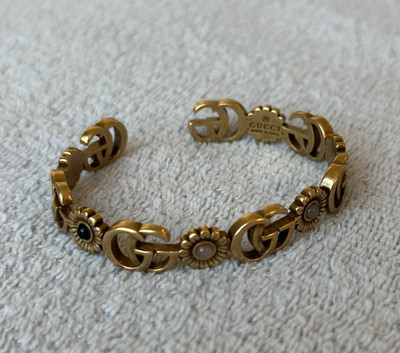 Gucci GG Bracelet Bangle Gold Tone Floral Flower Adjustable Double G Jewelry