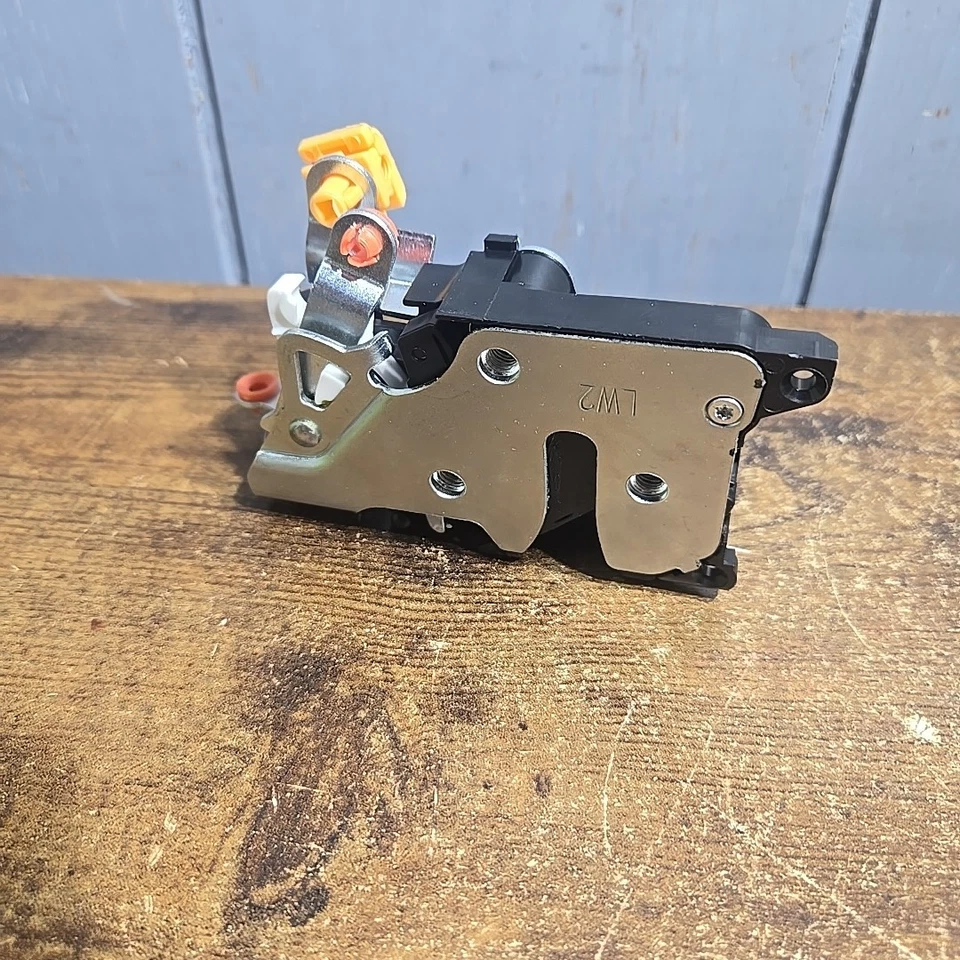 Conjunto de pestillo de puerta delantero lado del conductor apto para Chevrolet Cavalier Pontiac Sunfire Foto 3 de 4