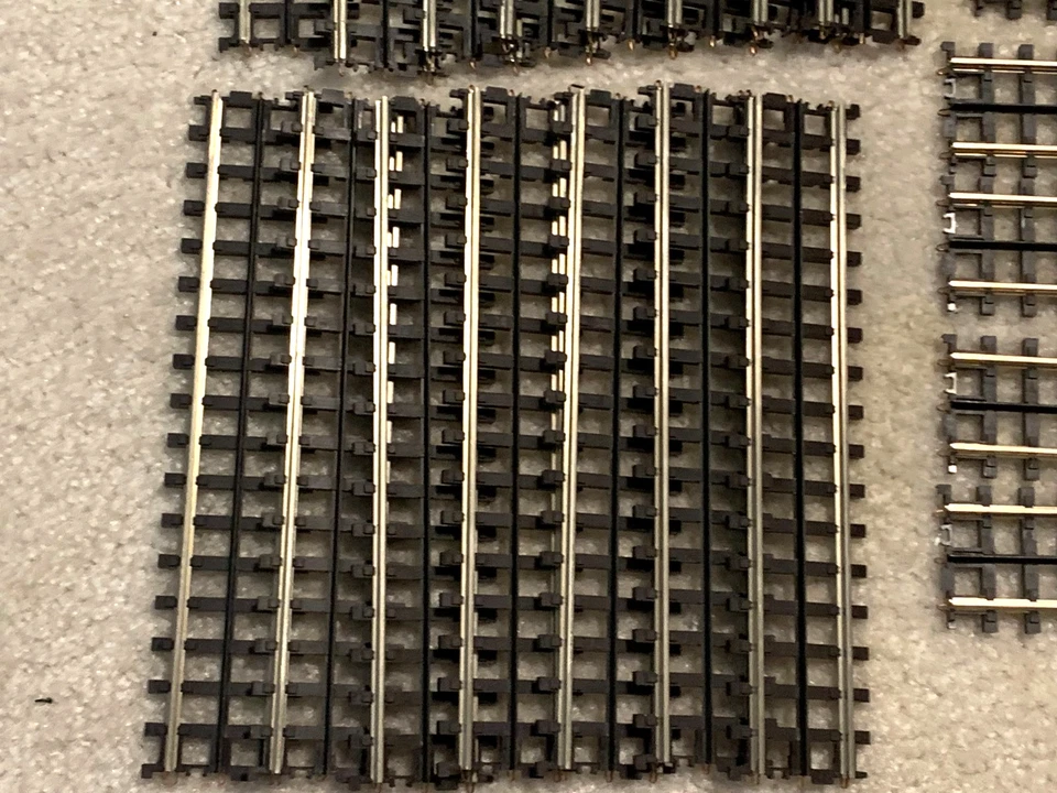 Lot of 30 Pieces - MTH ScaleTrax Straight Track - New - Image 3 of 4