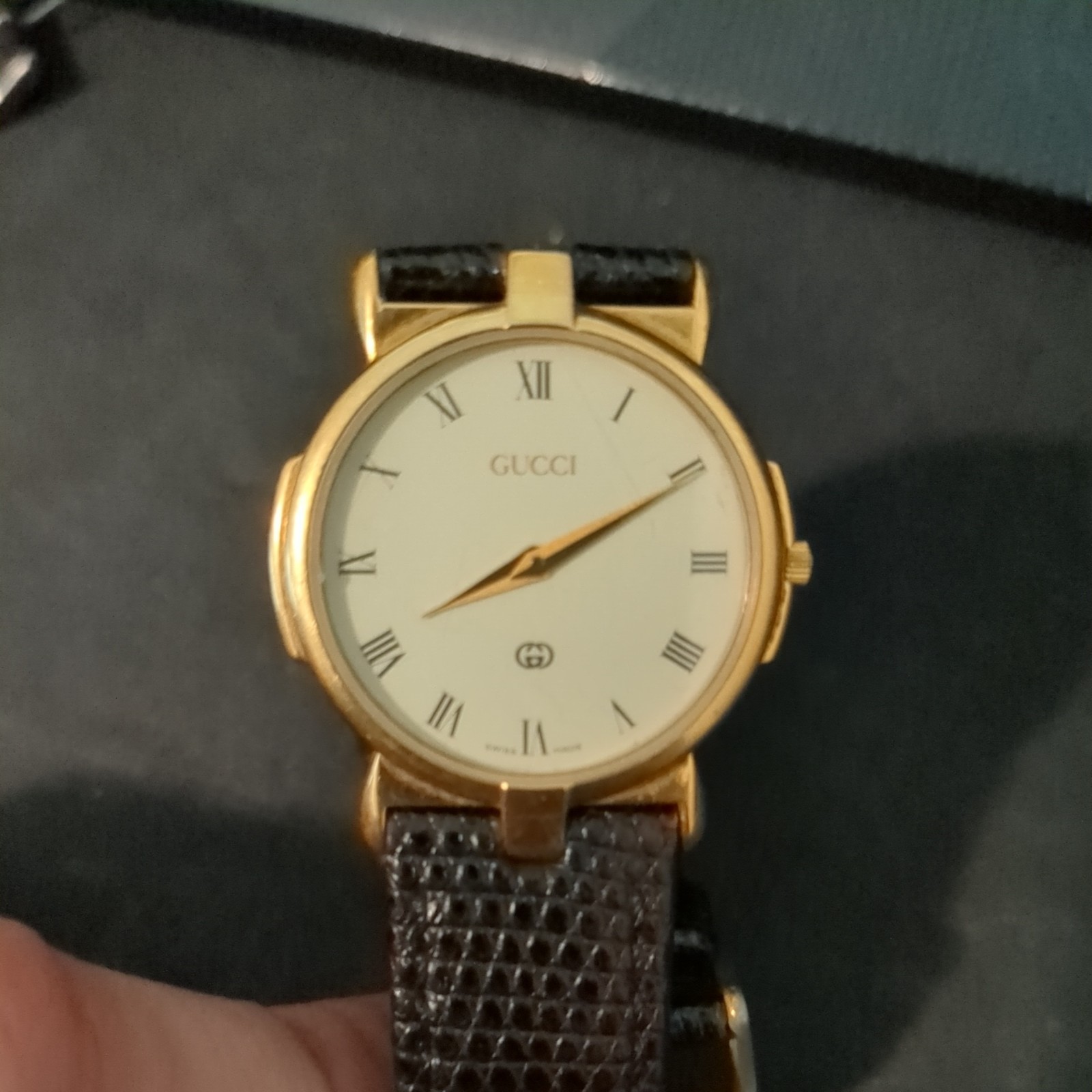 Vintage Gucci 3400M Ivory Dial Gold Tone Unisex Quartz Wristwatch