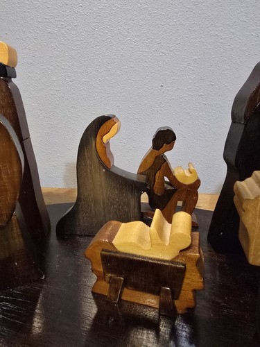 Walsh Craft Ltd Tipperary Ireland Handmade Wooden Complete Nativity Set w/ Base - Picture 4 of 10