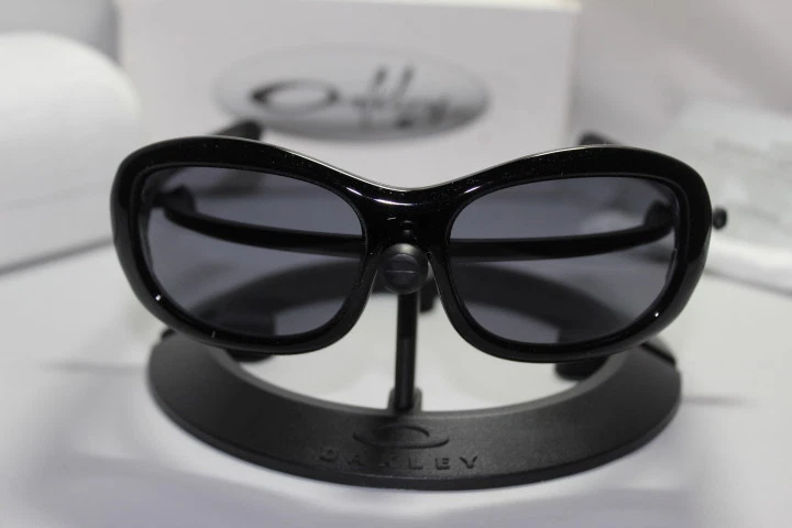 Nuevas gafas de sol Oakley Eternal para mujer serializadas lentes negras/grises 03-390 Foto 3 de 4