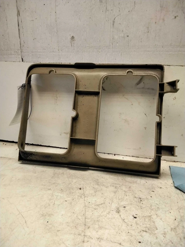 Marco de faros izquierdo Blazer Jimmy 1985 1986 1987 1988 Foto 2 de 2