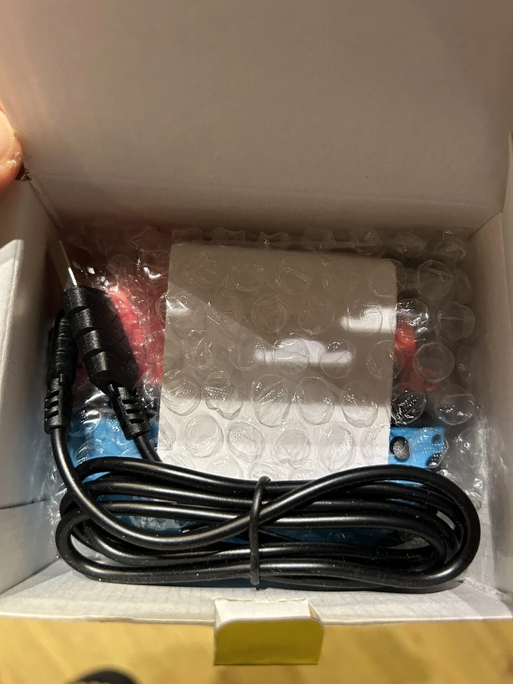 Bluetooth Wireless Joycon Built In 6 Axis Motion Sensor High Red And Blue - Image 3 of 4