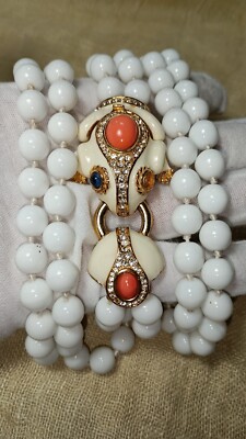 Vintage Ciner White Gripoix Glass Beaded Necklace Enamel Frog Clasp 36 In