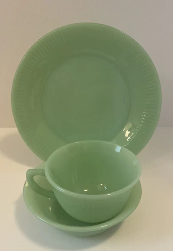 VINTAGE FIRE KING JADEITE JANE RAY 3 PIECE SET 7 5/8” PLATE 5” BOWL & TEA CUP
