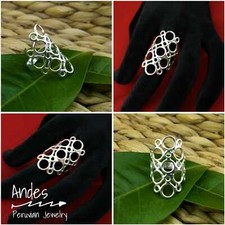 Handmade peruvian ring 950 silver w/ wrought shield design Size 7.5