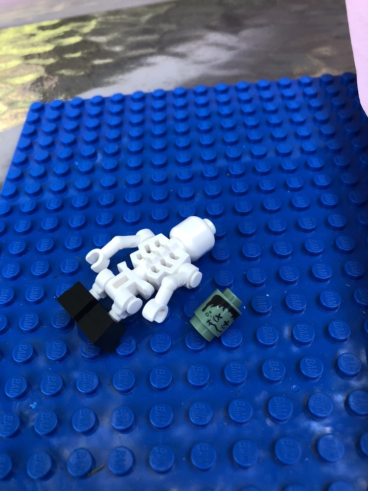 lego ninjago -Bonezai (skulking) + Green Shrunken Head- Njo0008 + 3062pb036 - Image 2 of 2