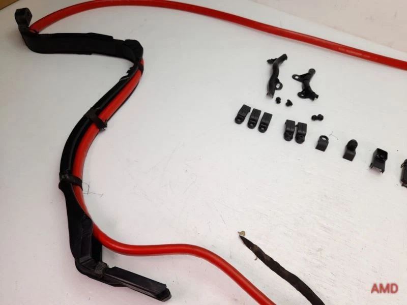 BMW 525xi 525i 530i 530xi E60 B+ 2006 cable de batería cable debajo del piso Foto 4 de 4