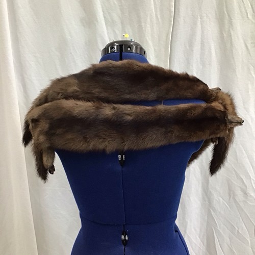 Quadruple Ferret (or Mink) Scarf/Stole - 4 Whole Pelts - Picture 3 of 11