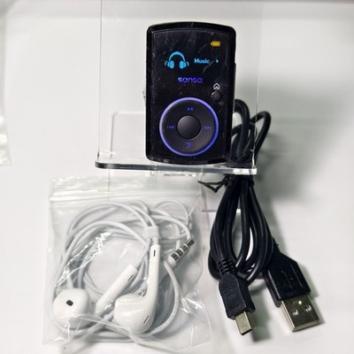 SanDisk Sansa Clip 2GB Black Digital Media FM MP3 Player Only Tested