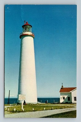 La Gaspesie Quebec CA-Canada, Cap-Des-Rosiers Lighthouse Vintage Postcard