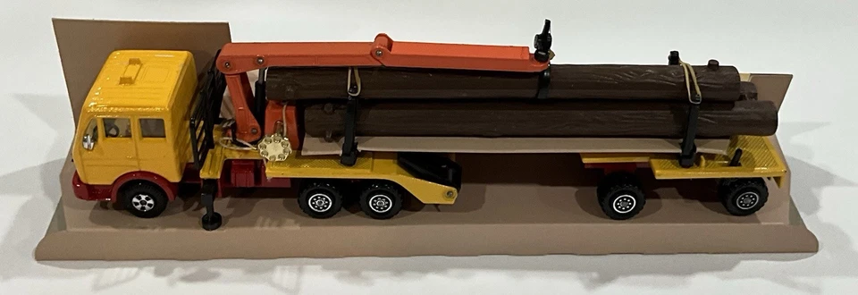 1982 Matchbox Lesney SuperKings Log Transporter K-43 - Image 2 of 4