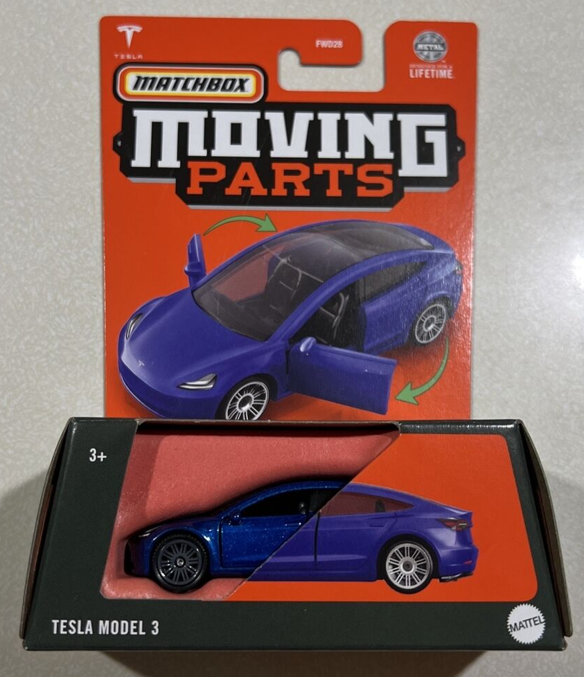 Tesla model3　テスラ　モデル　３　ムービングパーツ　マッチボックス４ Amazon.com: Matchbox Moving Parts Tesla Model 3 (Blue