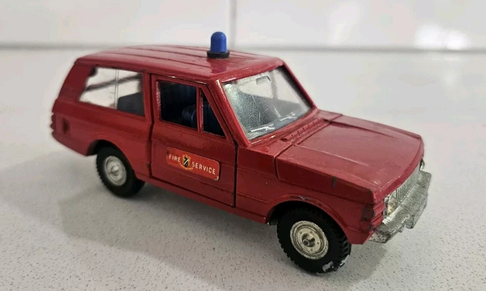 Dinky Toys 195 Range Rover Fire Service Vehicle Red Unboxed - Image 2 of 4