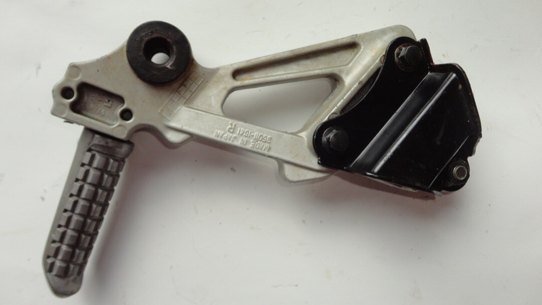 1995 Kawasaki ZX11 Rear Right Footrest Assembly - 35011-1641