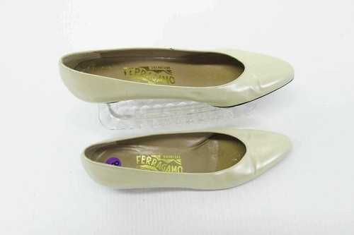 Scarpa donna Salvatore Ferragamo taglia 8 AA abito stretto tacco pompa usata qp - Foto 2 di 12