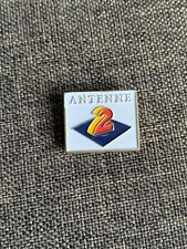 Pin's RENAUD Coquelicots très rare signé DECAT