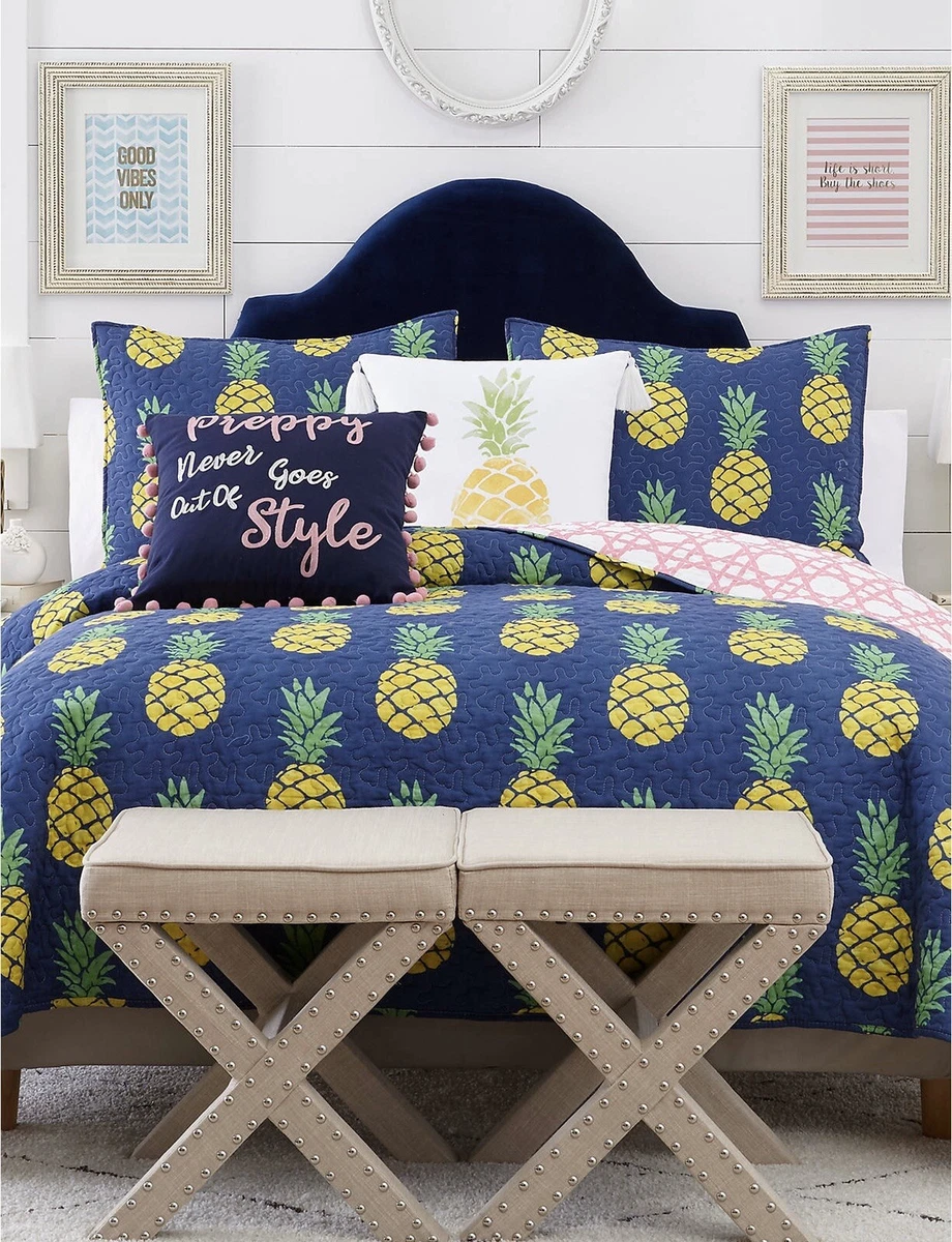 Crown and top ivy pillow shams