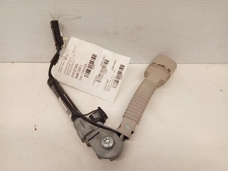 Hebilla del cinturón de seguridad delantero derecho de Ford Flex 5258058 2012 Foto 2 de 4