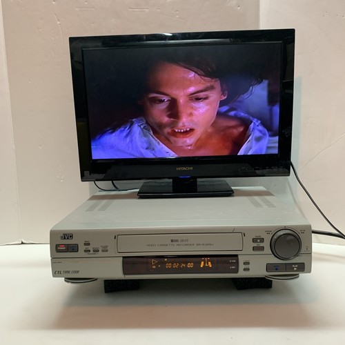 JVC SR-S365U S-VHS Professional Video Cassette Recorder ("VCR") - Picture 2 of 8