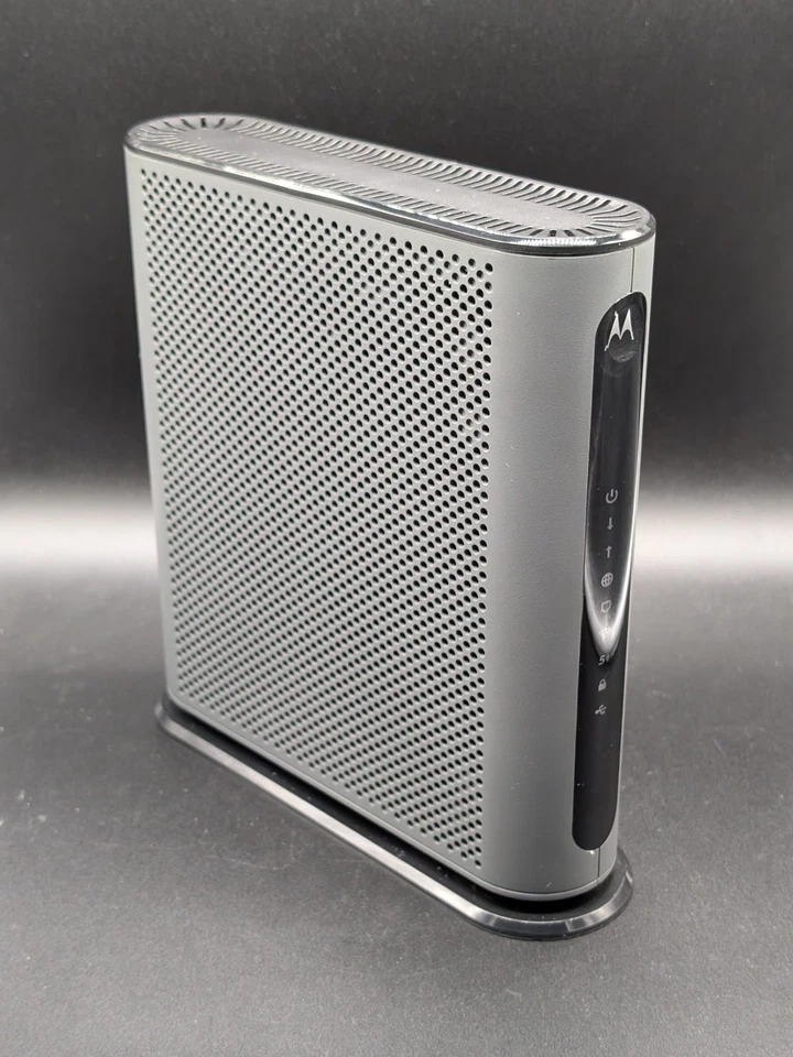 Motorola MG8702 DOCSIS 3.1 Cable Modem W/Dual Band Mu-Mimo Beamforming Router - Image 3 of 4