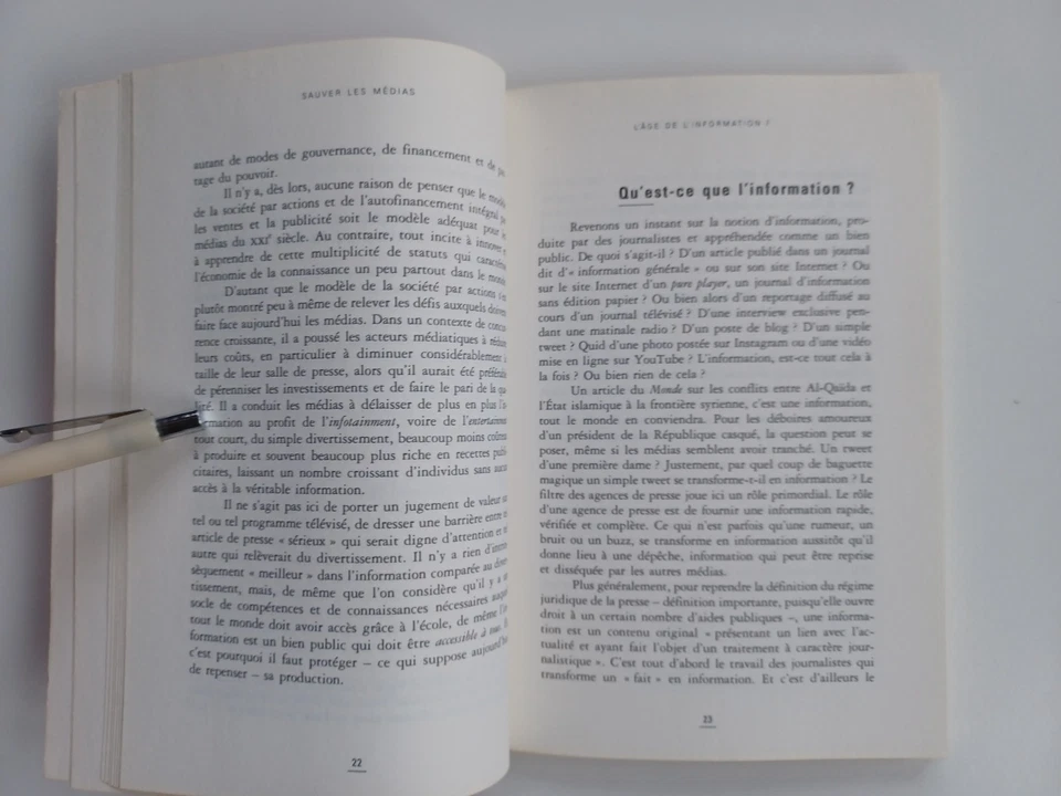 Julia Cagé - Sauver les médias - Ed. du Seuil 2015 - Photo 4/4