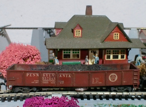 Trenes HO: góndola abierta Pennsylvania 357843 de colección con carga de carbón *lista para rodar* | Condition: Used