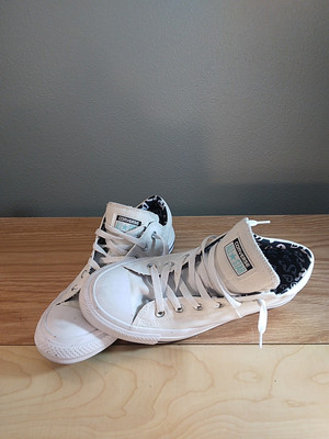 Converse All Star Low Top Padded Edges Shoes Women's Size 10 White Heart Insoles