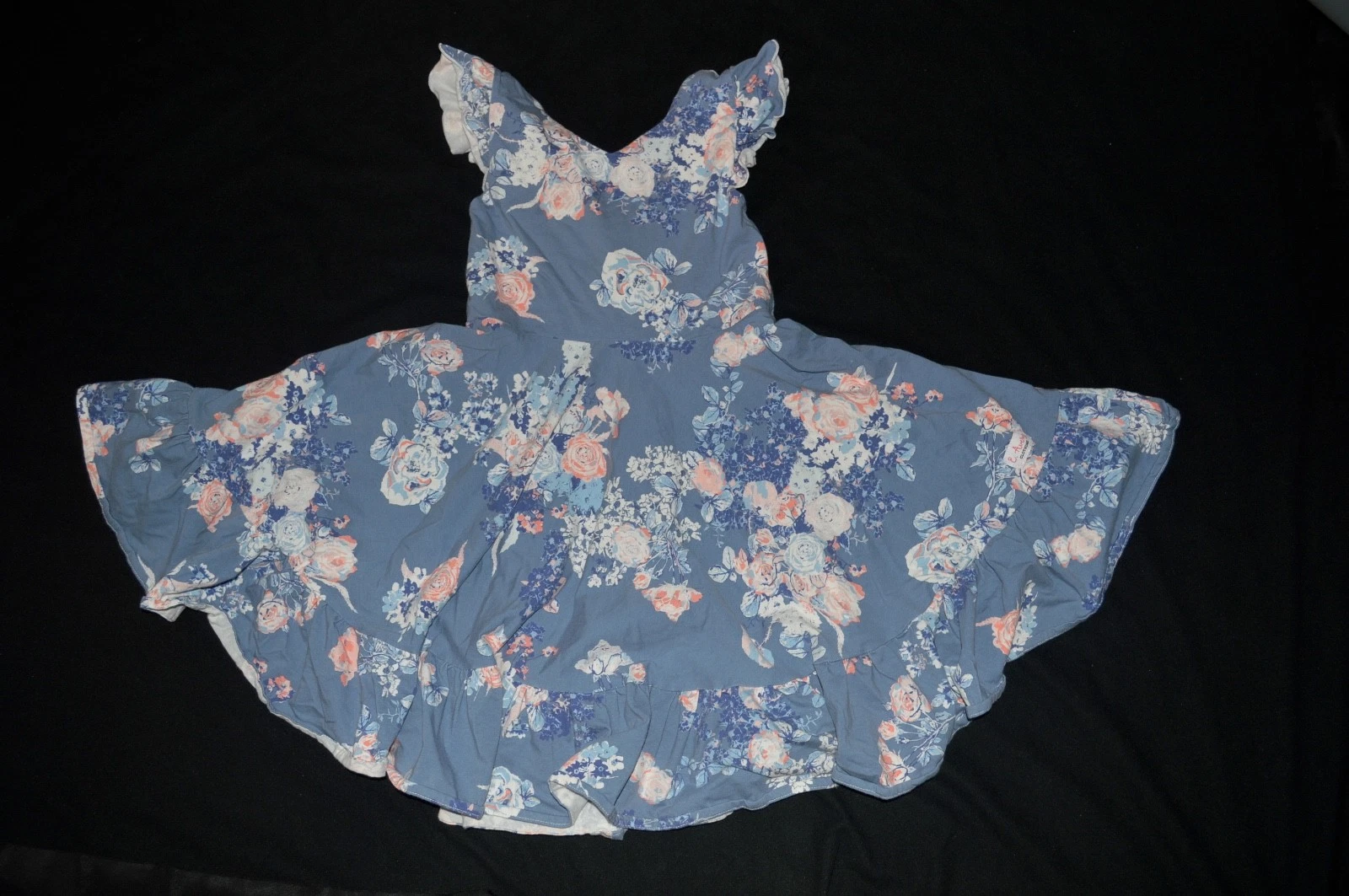 E. Avery Clothing size 10 years Blue white pink Floral Pattern Boutique EUC