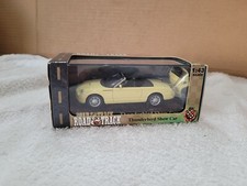 Ford Thunderbird Show Car 1999 fundido a presión escala 1_143 amarillo nuevo en caja sellada