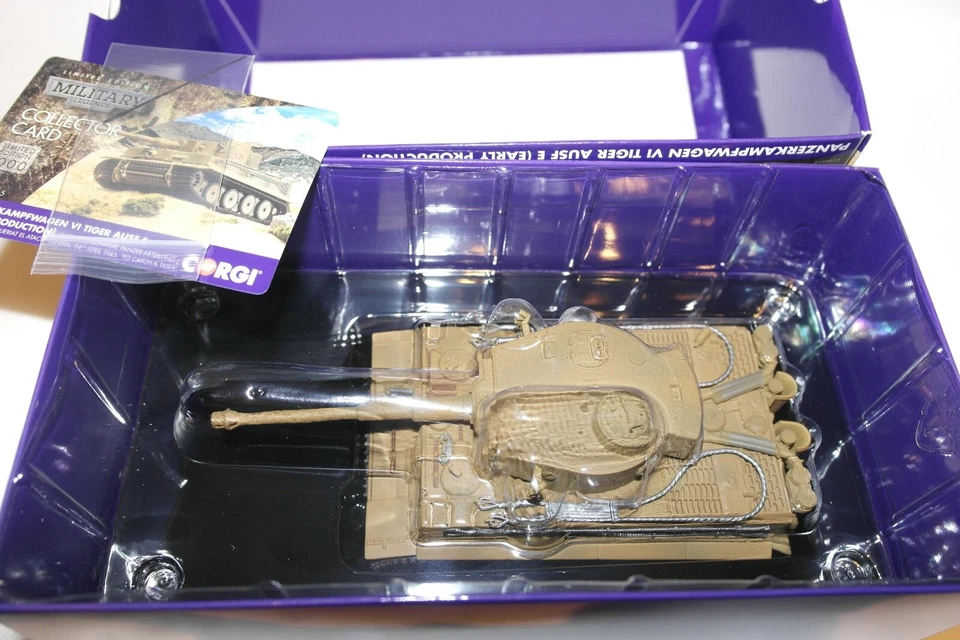 CORGI 1:50 TIGER VI AUSF E 131 SCHWERE PANZER ABTEILING 504 TUNISIA 1943 - Image 2 of 3