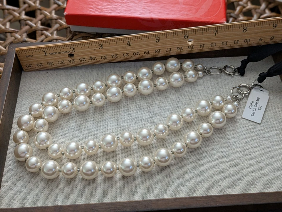 Vtg Premier Jewelry Necklace: De La Creme, 2 Strand Pearl & Ribbon, Boxed - Image 4 of 4