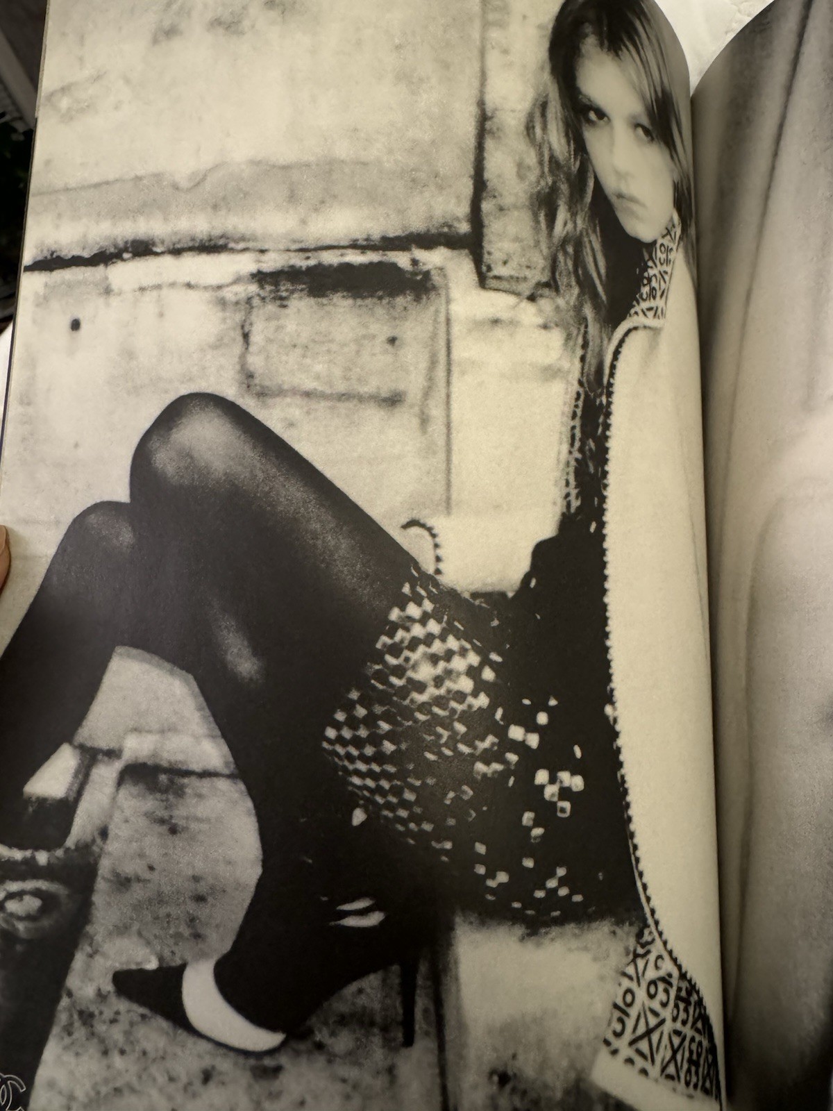 Chanel Lookbook Fall/Winter 2000 model Angela Lindvall Karl Lagerfeld thumbnail 21