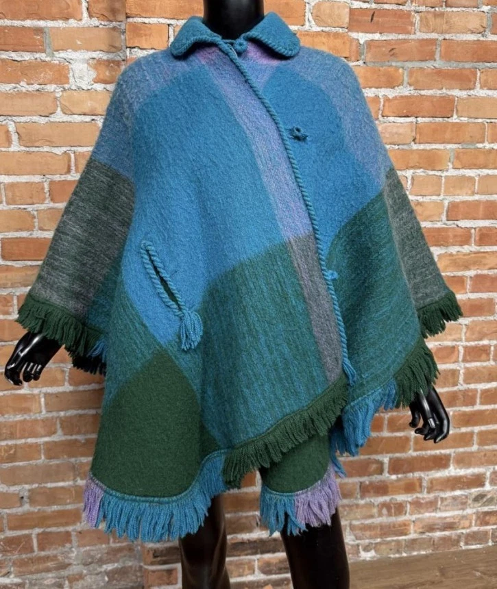 VTG Rare Handmade Women's Wool Poncho Shawl Toga w/ Pockets Alpaca Feel