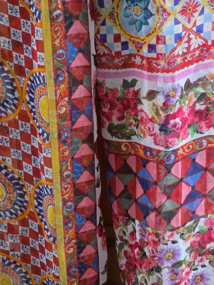 Dolce & Gabbana Rectangle Silk Scarf Roses Carretto Style - Image 3 of 4