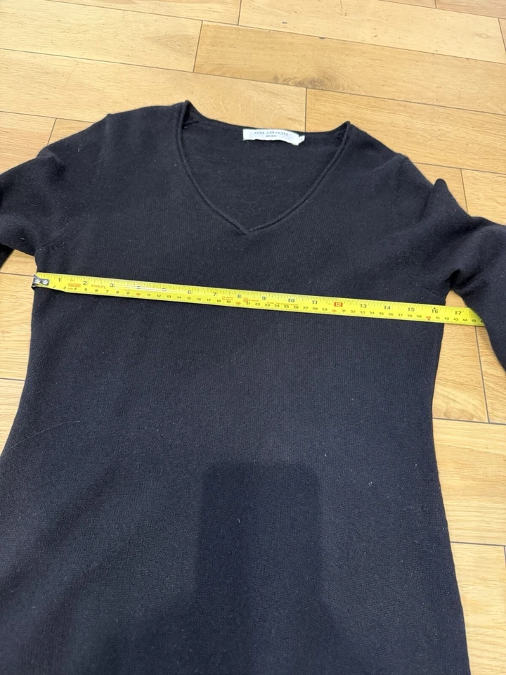 John Lewis Pure Cashmere Jumper Size 8 Black  V Neck Luxury Knit - Image 4 of 4