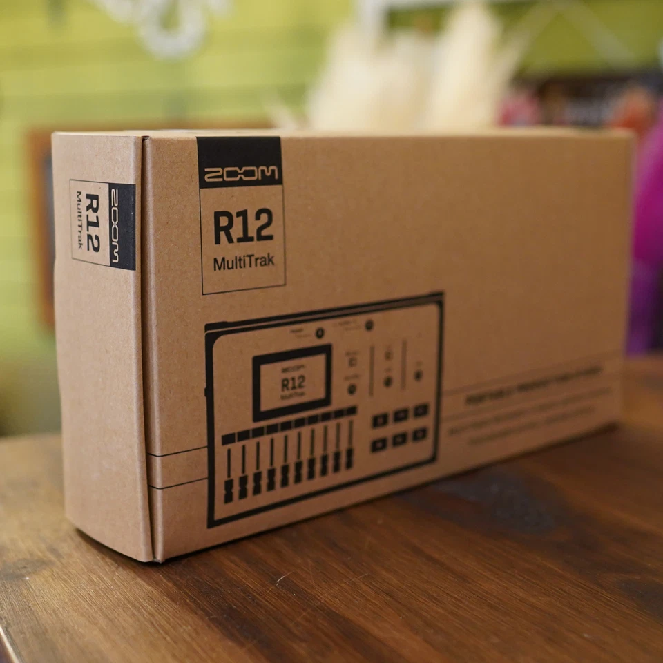 ZOOM R12 8track Multi Track Recorder with 2.4-inch Touch Screen - Image 4 of 4