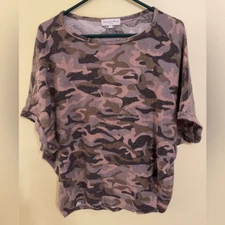 Michel Stars Women’s shirt sleeve top Size S