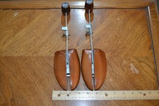 Vintage Stuart Holmes adjustable wood shoe tree stretcher - size 3.